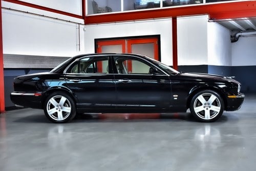 2006 Jaguar XJR (X350) Saloon 4,2L Supercharged V8 till salu (bild 10 av 98)
