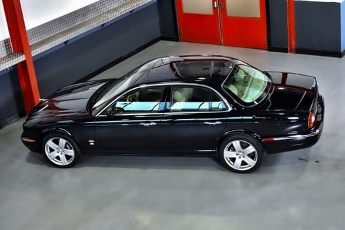 2006 Jaguar XJR (X350) Saloon 4,2L Supercharged V8 till salu (bild 21 av 98)