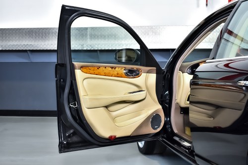 2006 Jaguar XJR (X350) Saloon 4,2L Supercharged V8 till salu (bild 22 av 98)