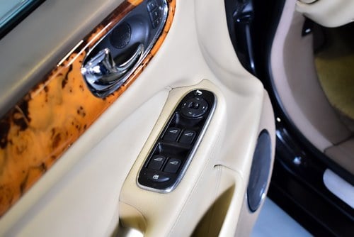 2006 Jaguar XJR (X350) Saloon 4,2L Supercharged V8 till salu (bild 23 av 98)