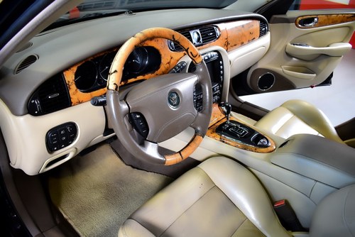 2006 Jaguar XJR (X350) Saloon 4,2L Supercharged V8 till salu (bild 30 av 98)