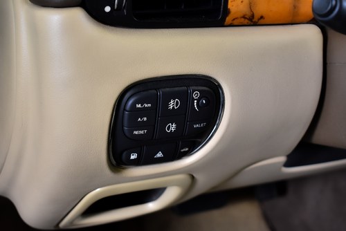 2006 Jaguar XJR (X350) Saloon 4,2L Supercharged V8 till salu (bild 34 av 98)