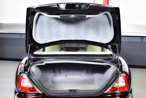 2006 Jaguar XJR (X350) Saloon 4,2L Supercharged V8 till salu (bild 59 av 98)