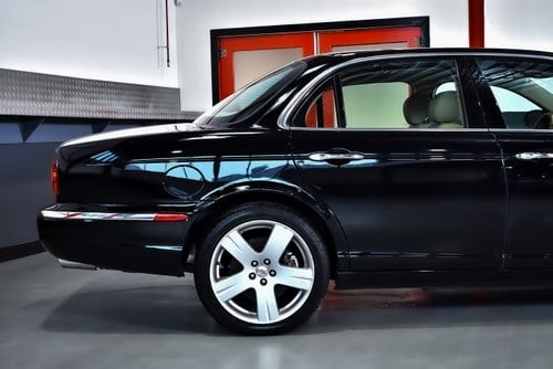 2006 Jaguar XJR (X350) Saloon 4,2L Supercharged V8 till salu (bild 60 av 98)