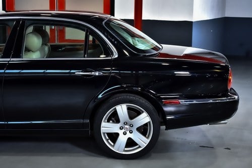 2006 Jaguar XJR (X350) Saloon 4,2L Supercharged V8 till salu (bild 84 av 98)