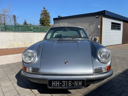 1972 Porsche 911T 2.4 Targa ‘Olklappe’ In vendita (immagine 11 di 126)