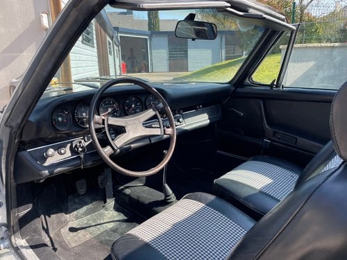 1972 Porsche 911T 2.4 Targa ‘Olklappe’ In vendita (immagine 34 di 126)