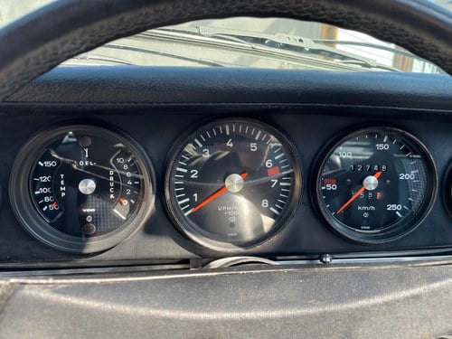 1972 Porsche 911T 2.4 Targa ‘Olklappe’ In vendita (immagine 41 di 126)