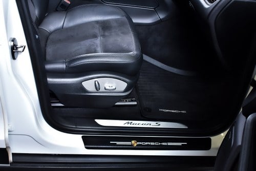 2015 Porsche Macan S 3,0L Twin Turbo V6 For Sale (picture 47 of 98)