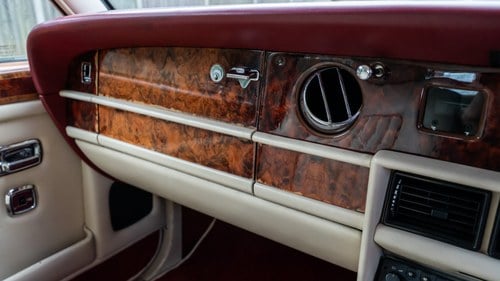 1989 Rolls-Royce Silver Spirit 2 - 63k miles from new till salu (bild 34 av 250)