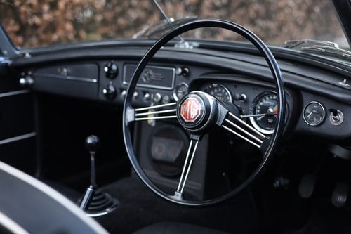 1968 MGC Roadster RHD à venda (imagem 9 de 246)