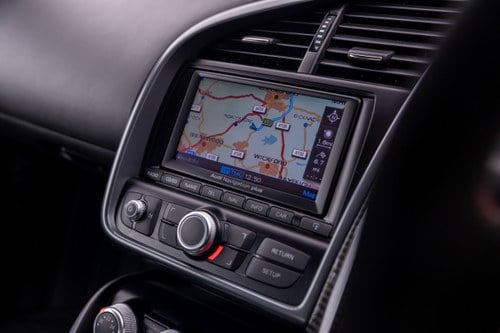 2009 Audi R8 4.2 V8 FSI Coupé till salu (bild 76 av 217)