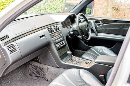 1998 Mercedes-Benz E55 AMG Estate W201 En venta (imagen 14 de 91)