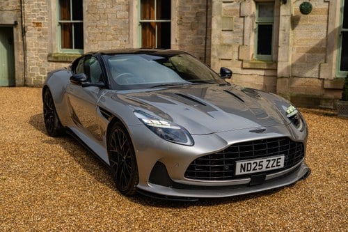 2025 Aston Martin DB12 Te koop (foto 6 van 113)