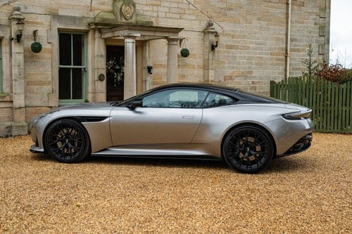 2025 Aston Martin DB12 Te koop (foto 12 van 113)
