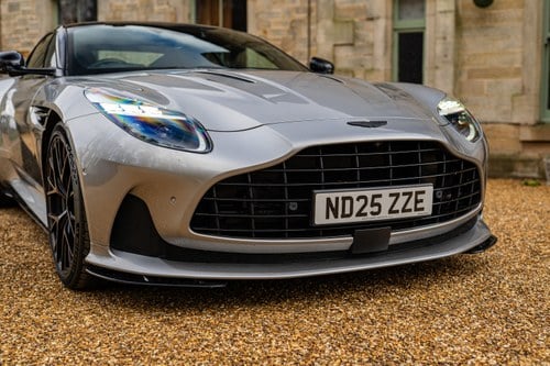 2025 Aston Martin DB12 Te koop (foto 55 van 113)