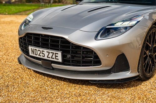 2025 Aston Martin DB12 Te koop (foto 56 van 113)