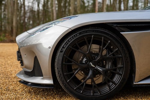 Bild 2 für 2025 Aston Martin DB11