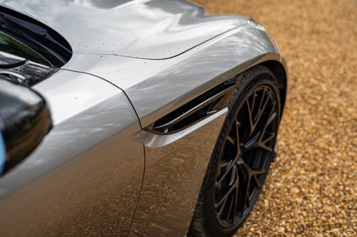 2025 Aston Martin DB12 Te koop (foto 87 van 113)