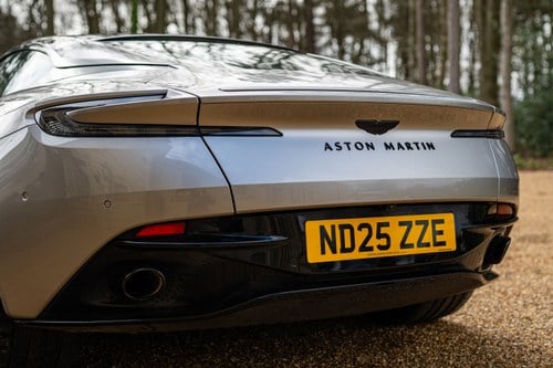 2025 Aston Martin DB12 Te koop (foto 95 van 113)