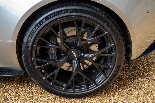 2025 Aston Martin DB12 Te koop (foto 16 van 113)