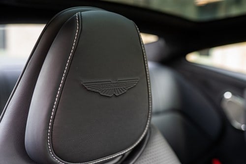 2025 Aston Martin DB12 Te koop (foto 25 van 113)