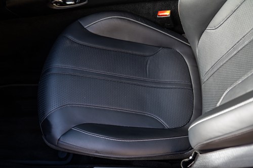 2025 Aston Martin DB12 Te koop (foto 34 van 113)