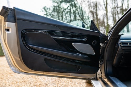 2025 Aston Martin DB12 Te koop (foto 38 van 113)