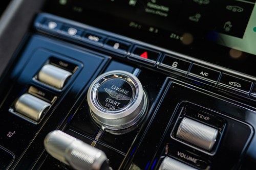 2025 Aston Martin DB12 Te koop (foto 46 van 113)