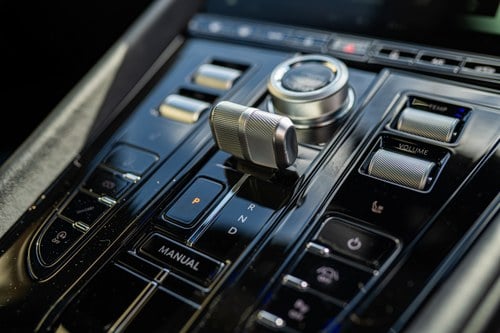 2025 Aston Martin DB12 Te koop (foto 48 van 113)