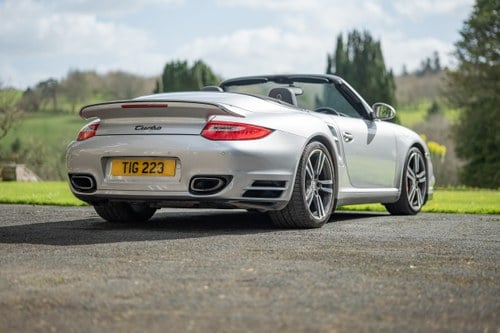 2010 Porsche 911 Turbo Cabriolet 997 till salu (bild 28 av 147)