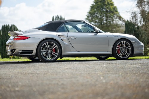 2010 Porsche 911 Turbo Cabriolet 997 till salu (bild 32 av 147)