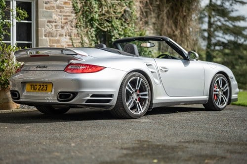 2010 Porsche 911 Turbo Cabriolet 997 till salu (bild 22 av 147)