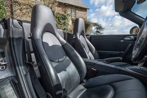 2010 Porsche 911 Turbo Cabriolet 997 till salu (bild 9 av 147)