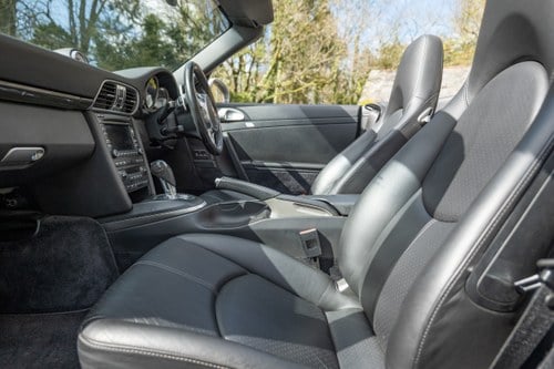 2010 Porsche 911 Turbo Cabriolet 997 till salu (bild 40 av 147)