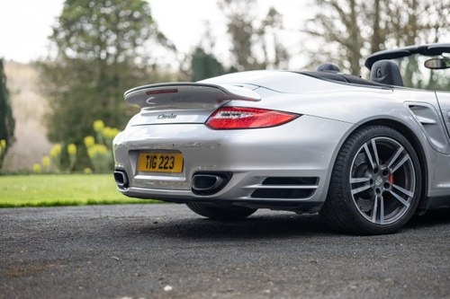2010 Porsche 911 Turbo Cabriolet 997 till salu (bild 84 av 147)