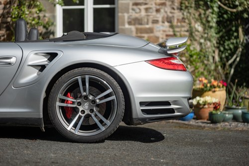 2010 Porsche 911 Turbo Cabriolet 997 till salu (bild 114 av 147)