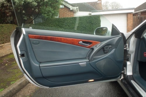 2002 Mercedes-Benz SL500 (R230) For Sale (picture 13 of 102)