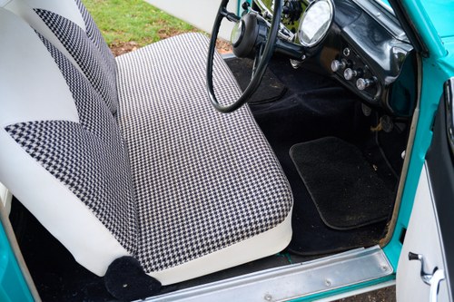 1957 Austin Metropolitan RHD till salu (bild 43 av 156)