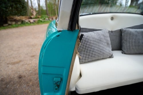 1957 Austin Metropolitan RHD till salu (bild 47 av 156)