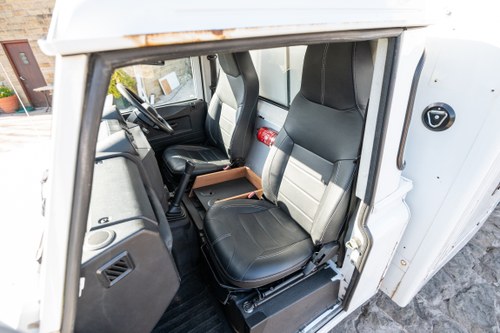 2015 Land Rover Defender 130 Hi-Cap Quadtec à venda (imagem 40 de 153)