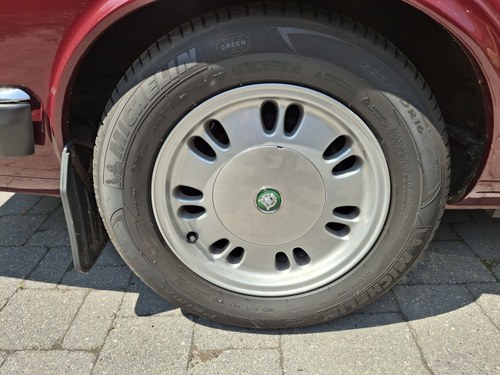 1989 Jaguar XJ6 3.6 Sovereign XJ40 For Sale (picture 15 of 76)