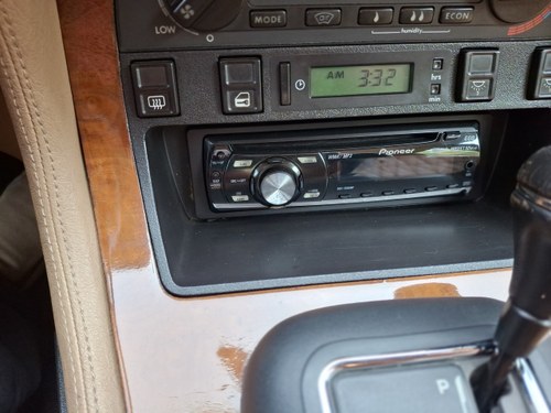 1989 Jaguar XJ6 3.6 Sovereign XJ40 For Sale (picture 32 of 76)