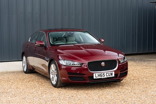 2015 Jaguar XE 25T Portfolio zum Verkauf (Bild 8 von 208)