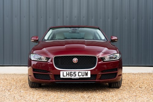 2015 Jaguar XE 25T Portfolio zum Verkauf (Bild 11 von 208)