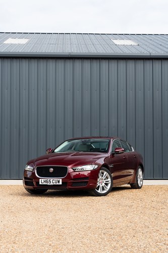 2015 Jaguar XE 25T Portfolio zum Verkauf (Bild 15 von 208)