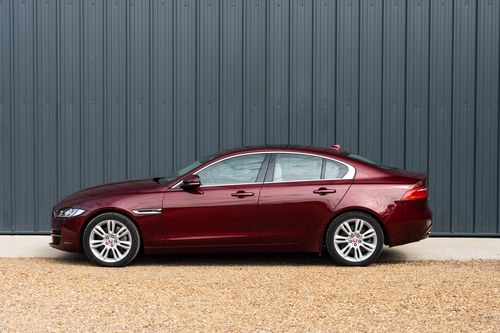 2015 Jaguar XE 25T Portfolio zum Verkauf (Bild 16 von 208)