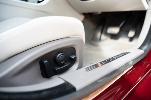 2015 Jaguar XE 25T Portfolio zum Verkauf (Bild 38 von 208)