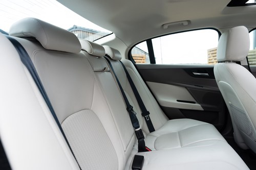 2015 Jaguar XE 25T Portfolio zum Verkauf (Bild 73 von 208)