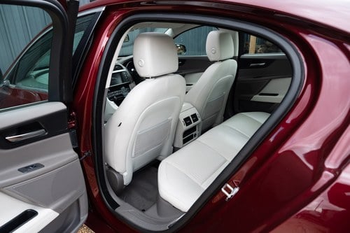 2015 Jaguar XE 25T Portfolio zum Verkauf (Bild 79 von 208)